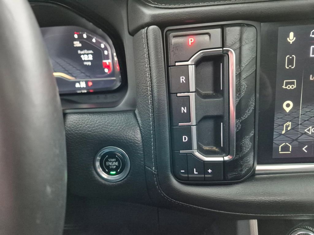 Used 2023 GMC Yukon Denali w/ Denali Reserve Package image 13