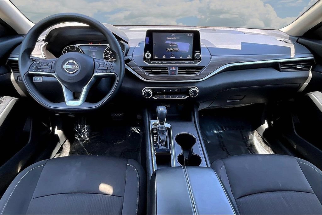 Used 2025 Nissan Altima 2.5 SV FWD image 9