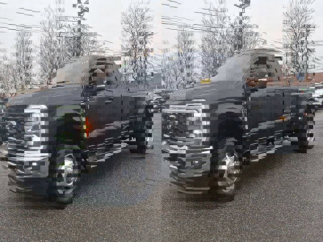 Certified 2023 Ford F350 Lariat image 2