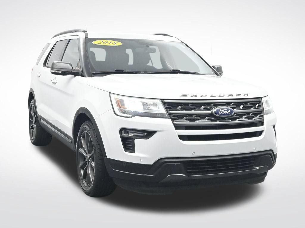 Certified 2018 Ford Explorer XLT w/ Equipment Group 202A FWD image 3