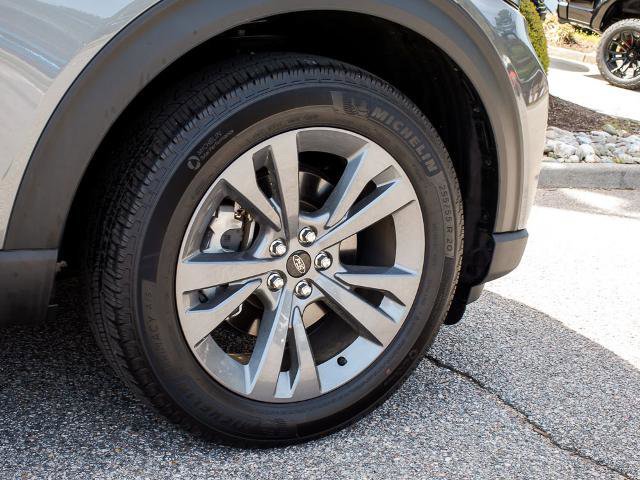 Certified 2025 Ford Explorer Active w/ Active Comfort Package AWD/4WD image 8