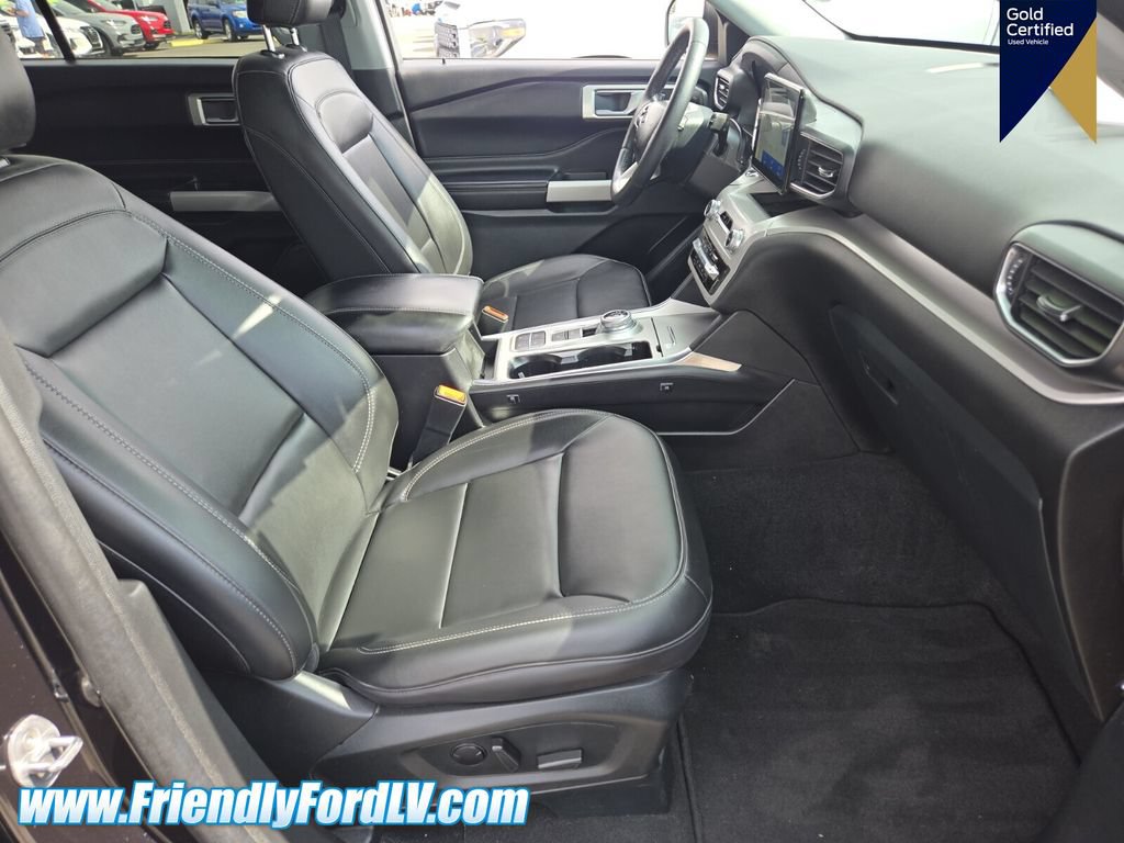 Certified 2024 Ford Explorer XLT w/ Equipment Group 202A RWD image 18