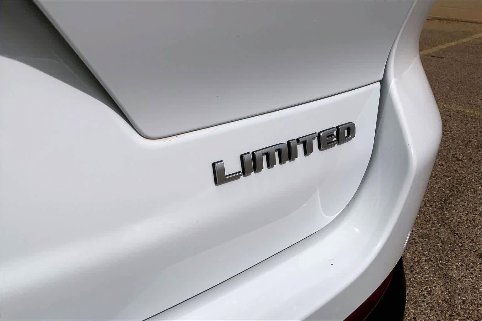 Used 2025 Jeep Grand Cherokee L Limited AWD/4WD image 10