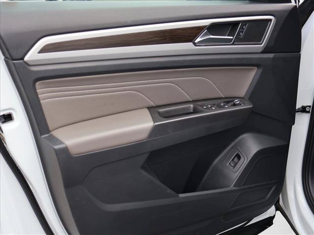 Used 2023 Volkswagen Atlas SE AWD/4WD image 11
