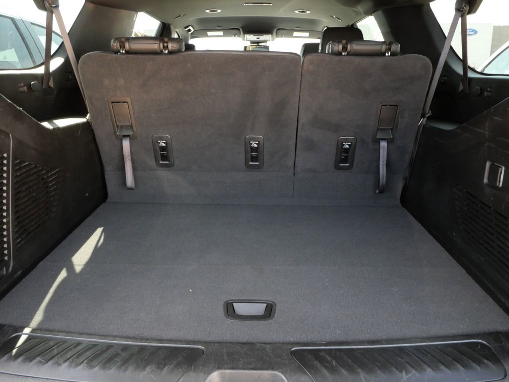 Used 2024 Chevrolet Suburban LT AWD/4WD image 12