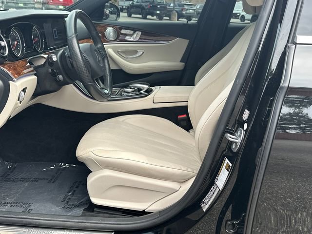 Used 2017 Mercedes-Benz E 300 4MATIC image 9