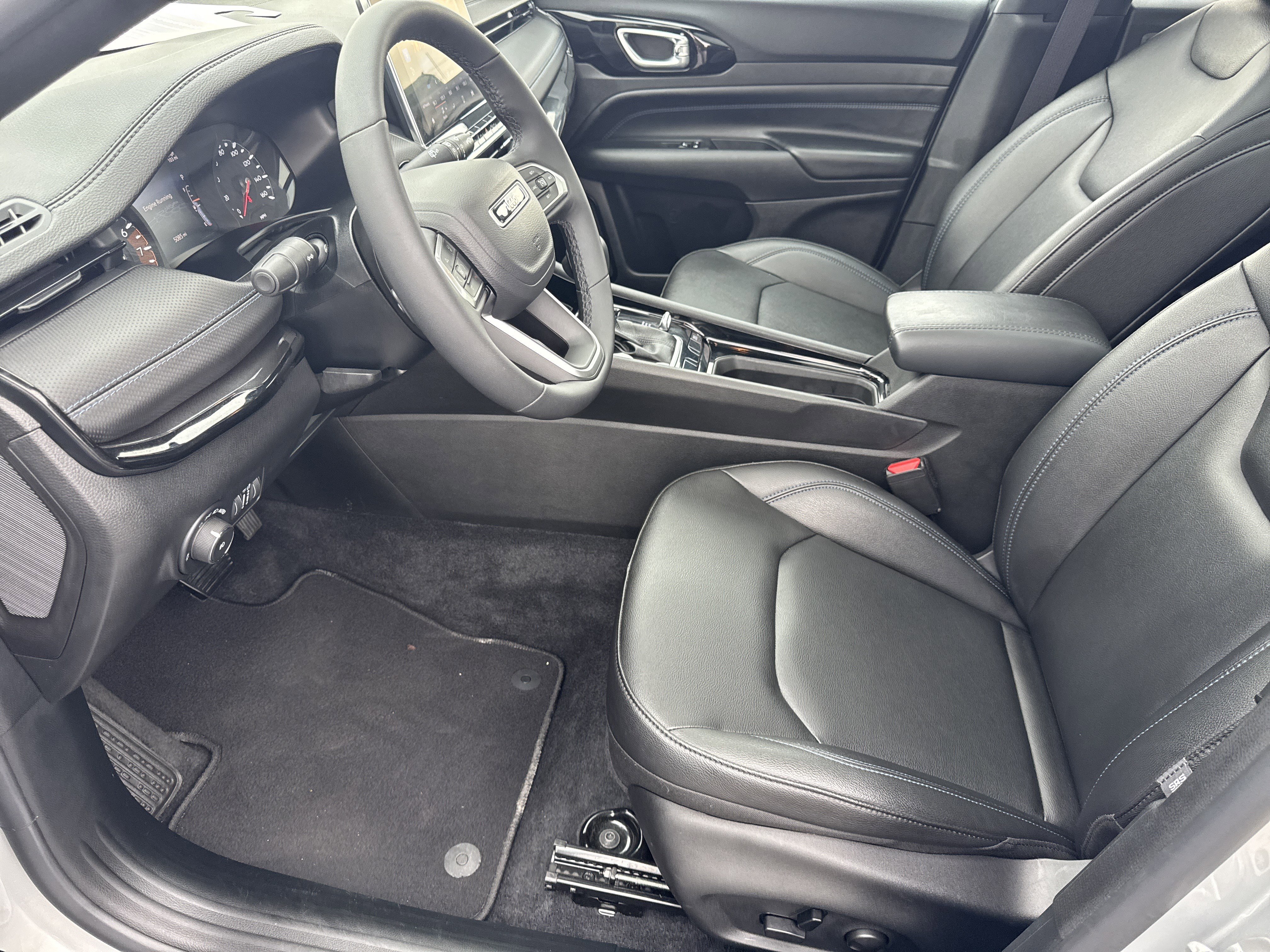 Used 2025 Jeep Compass Limited w/ Sun & Sound Group image 9