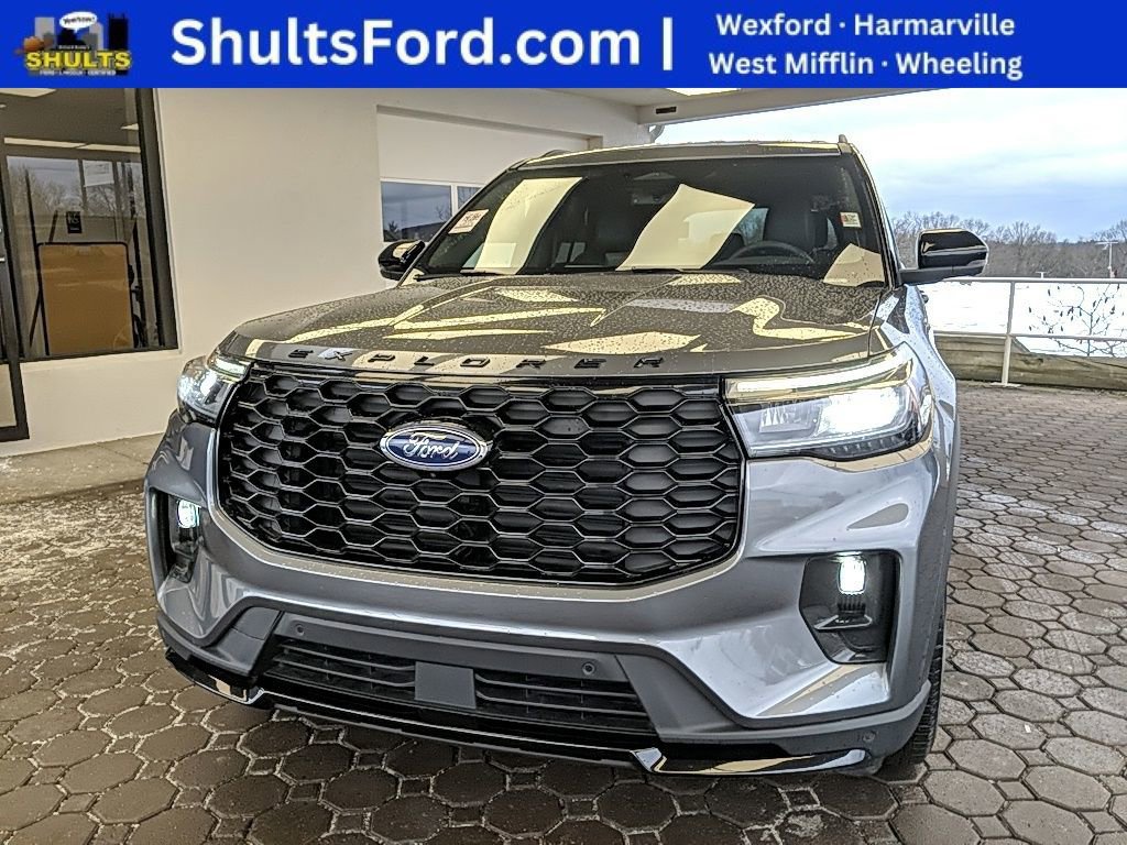 Certified 2025 Ford Explorer ST-Line w/ Premium Package image 7