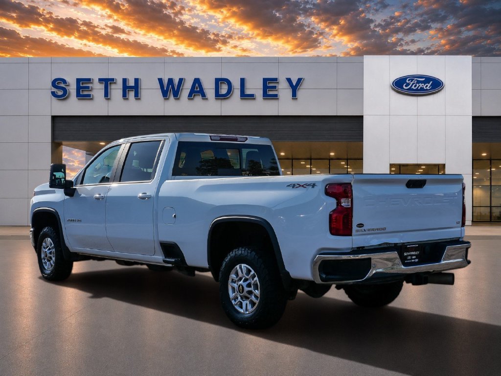 Used 2021 Chevrolet Silverado 2500 LT w/ Convenience Package AWD/4WD image 5
