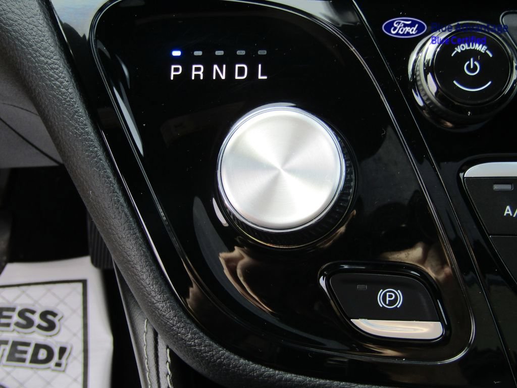 Used 2025 Chrysler Pacifica Limited FWD image 19