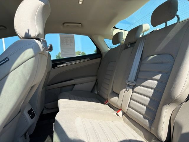 Certified 2018 Ford Fusion SE w/ Fusion SE Technology Package FWD image 13