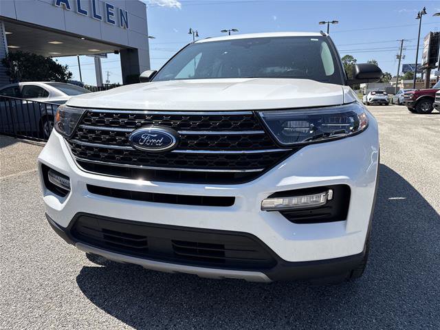 Certified 2023 Ford Explorer XLT w/ Equipment Group 202A RWD image 16