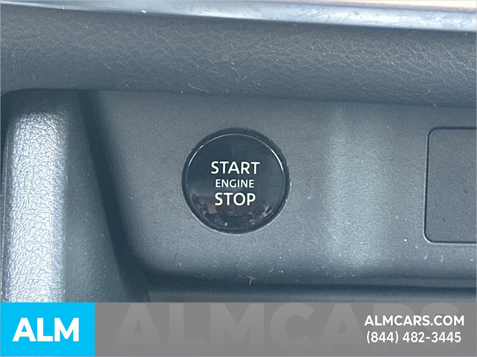 Used 2025 Nissan Rogue SV FWD image 34