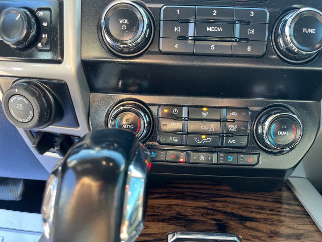 Certified 2019 Ford F150 Lariat w/ Trailer Tow Package AWD/4WD image 28