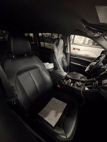 Used 2022 Jeep Grand Cherokee L Limited AWD/4WD image 4