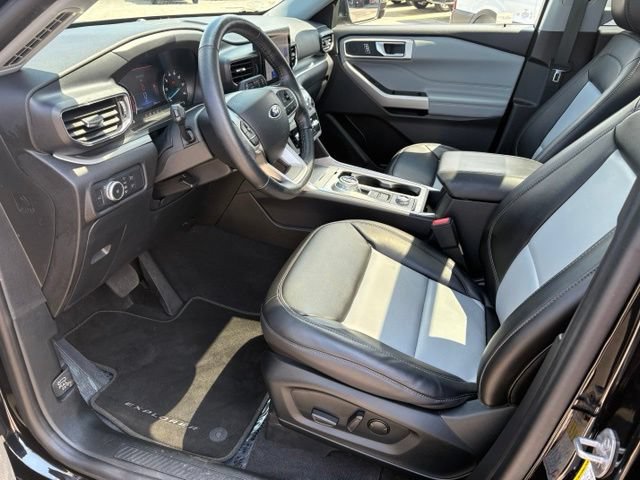 Certified 2022 Ford Explorer XLT w/ Equipment Group 202A AWD/4WD image 16