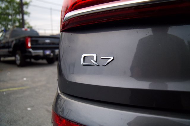 Used 2023 Audi Q7 2.0T Premium w/ Convenience Package AWD/4WD image 12