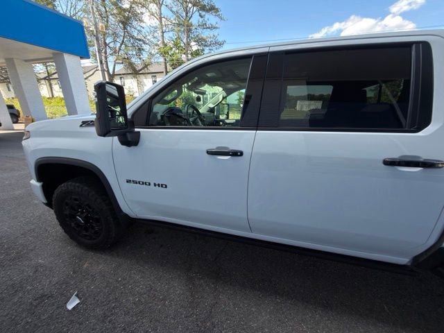 Used 2024 Chevrolet Silverado 2500 LTZ w/ LTZ Plus Package AWD/4WD image 7