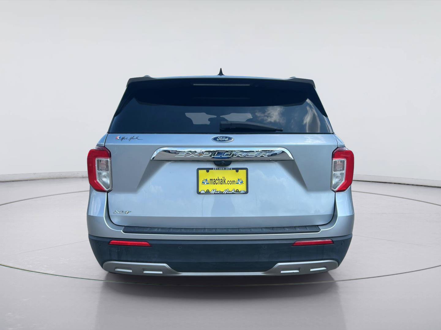 Certified 2023 Ford Explorer XLT w/ Equipment Group 202A RWD image 5