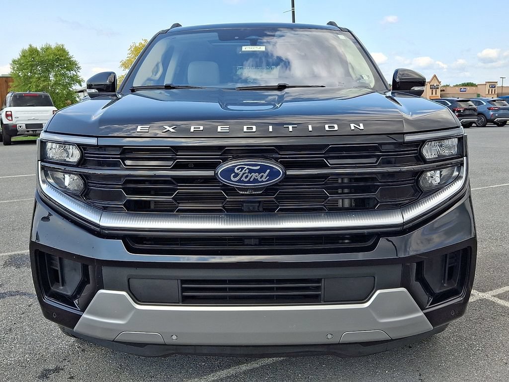 Certified 2025 Ford Expedition Platinum w/ Driver's Package AWD/4WD image 2