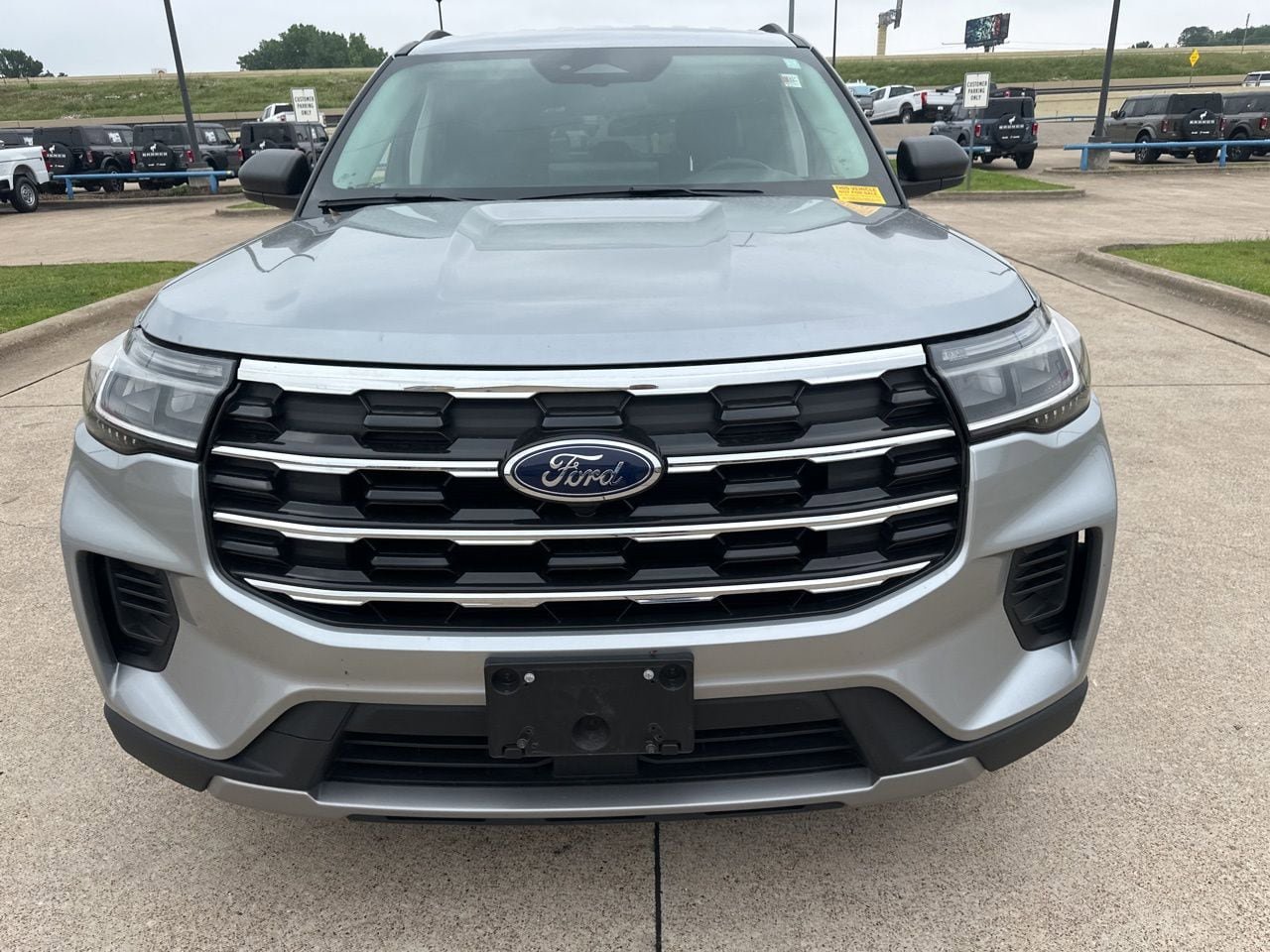Certified 2025 Ford Explorer Active RWD image 2