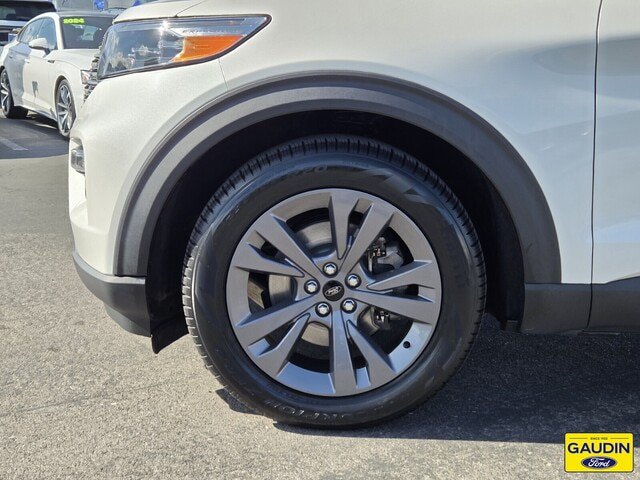 Certified 2023 Ford Explorer XLT w/ Equipment Group 202A RWD image 10