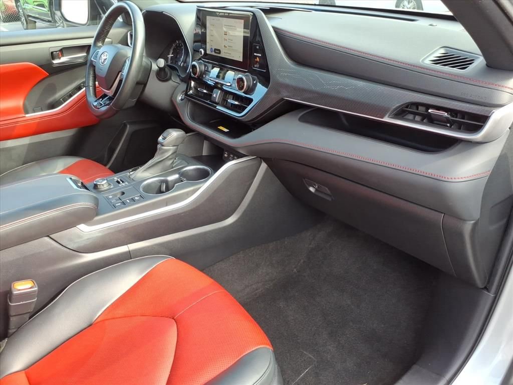Used 2023 Toyota Highlander XSE image 15