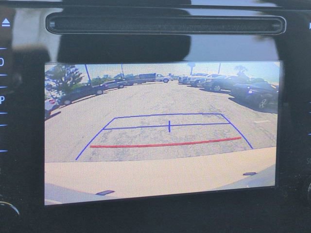 Used 2018 Toyota Corolla LE image 19