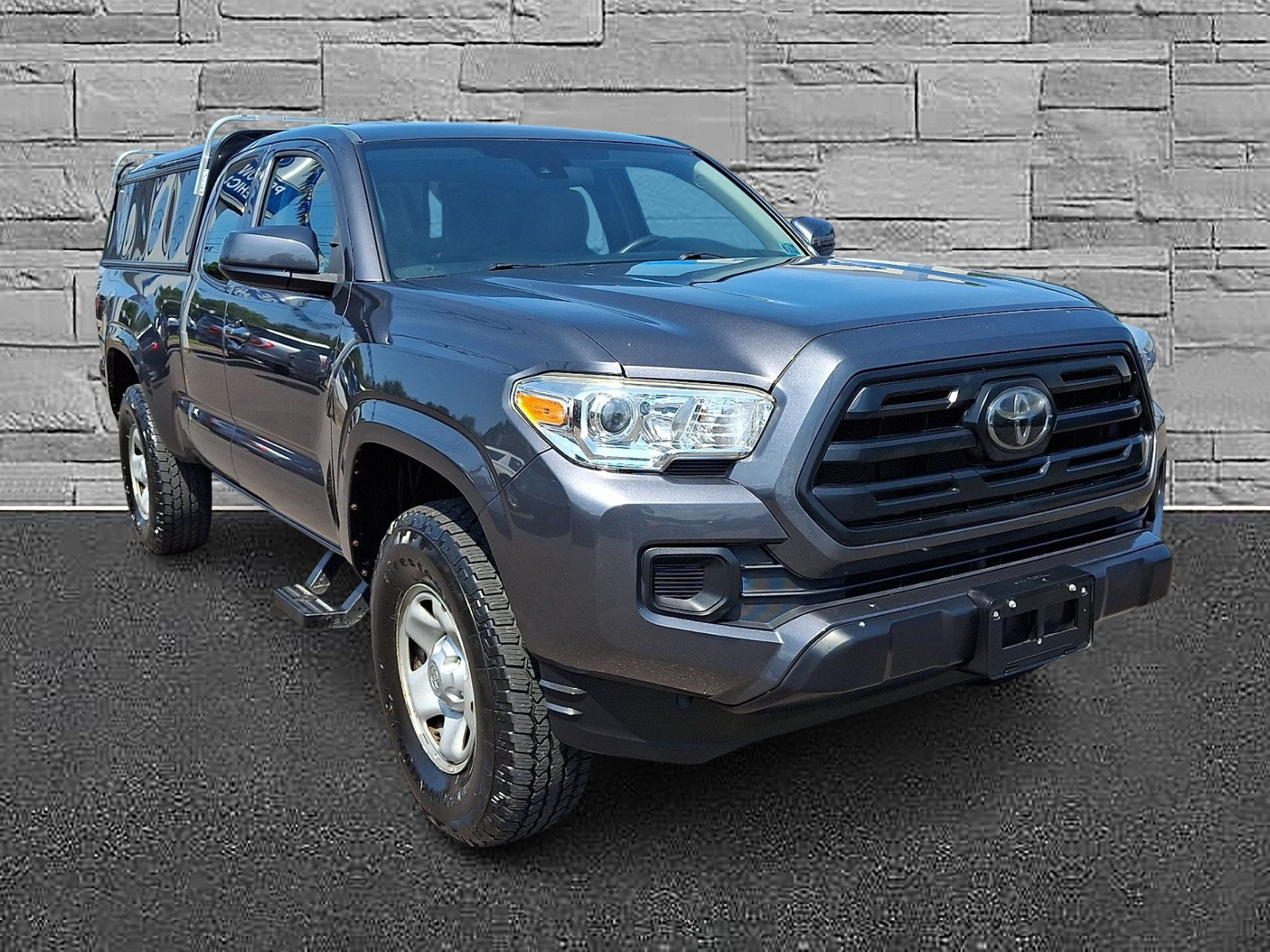 Used 2018 Toyota Tacoma SR w/ SR Convenience Package AWD/4WD image 2