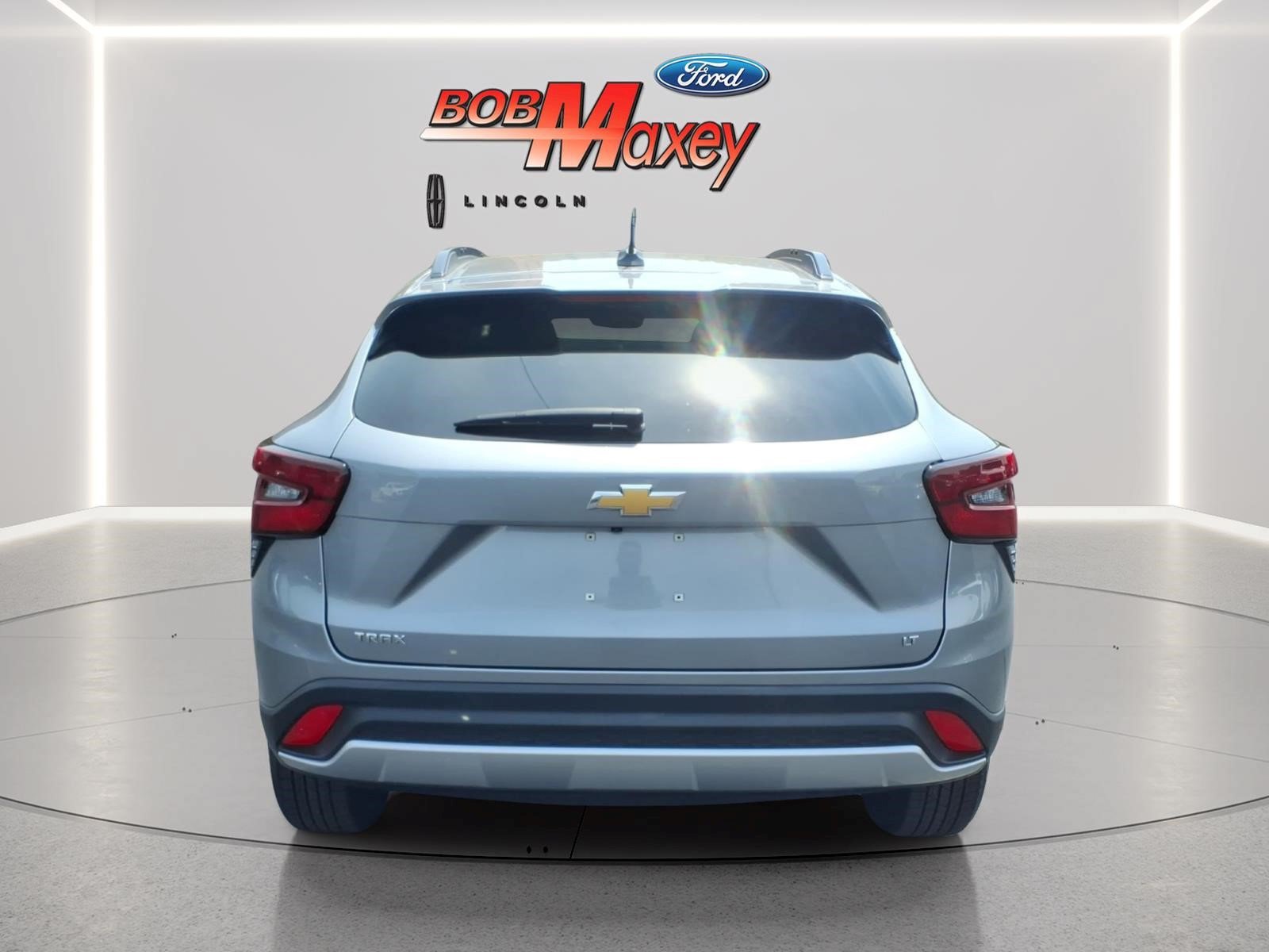 Used 2025 Chevrolet Trax LT FWD image 5