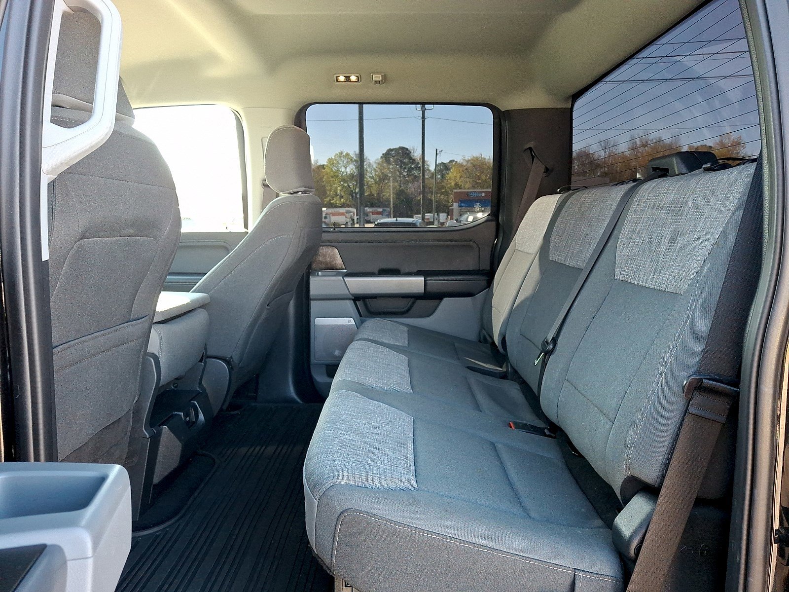 Certified 2023 Ford F250 XLT w/ Black Appearance Package image 9