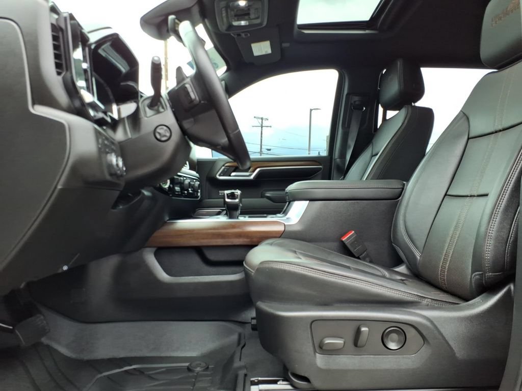 Used 2022 Chevrolet Silverado 1500 High Country w/ Technology Package AWD/4WD image 20