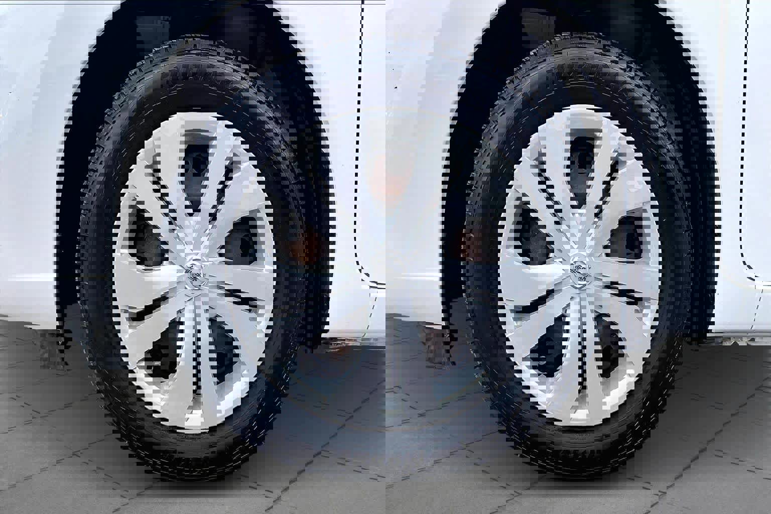 Used 2017 Nissan Versa Note SV image 11