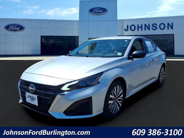 Used 2024 Nissan Altima 2.5 SV FWD image 7