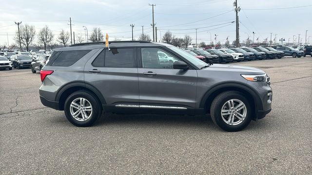 Certified 2022 Ford Explorer XLT w/ Equipment Group 202A image 6