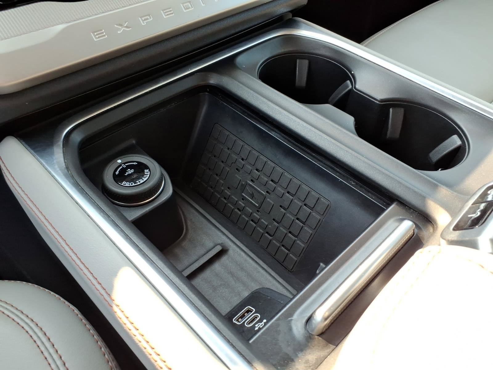 Certified 2025 Ford Expedition Active AWD/4WD image 22