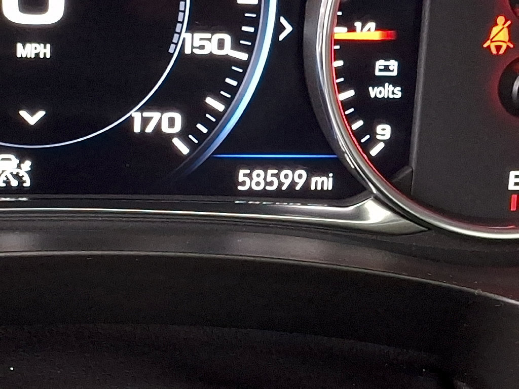 Used 2023 Chevrolet Traverse Premier w/ Redline Edition FWD image 17