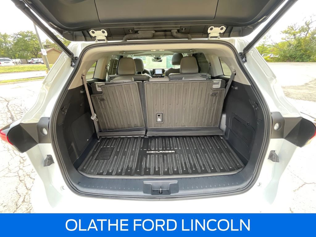 Used 2022 Toyota Highlander Limited image 30
