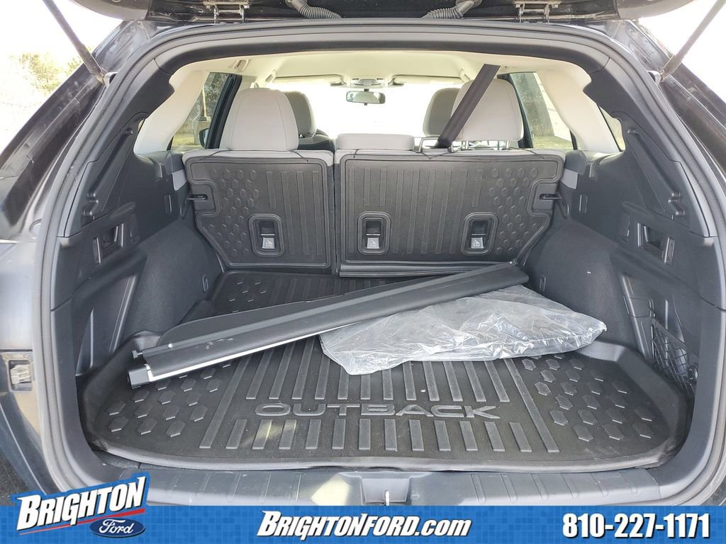 Used 2023 Subaru Outback Premium image 8