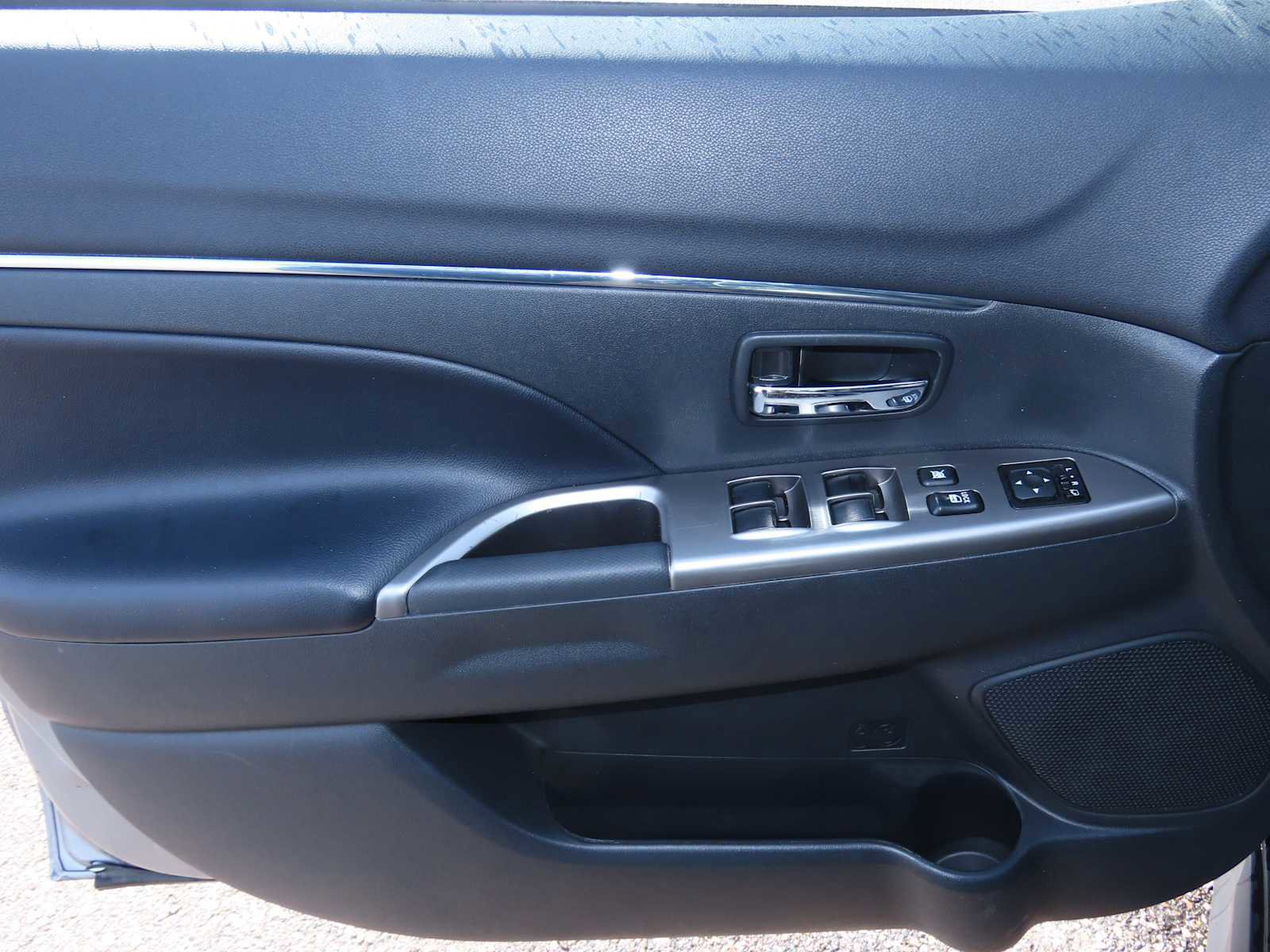 Used 2024 Mitsubishi Outlander Sport SE image 16