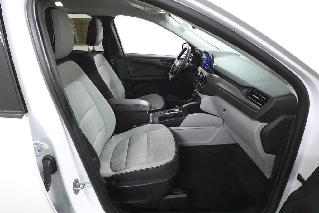 Certified 2024 Ford Escape Active AWD/4WD image 30