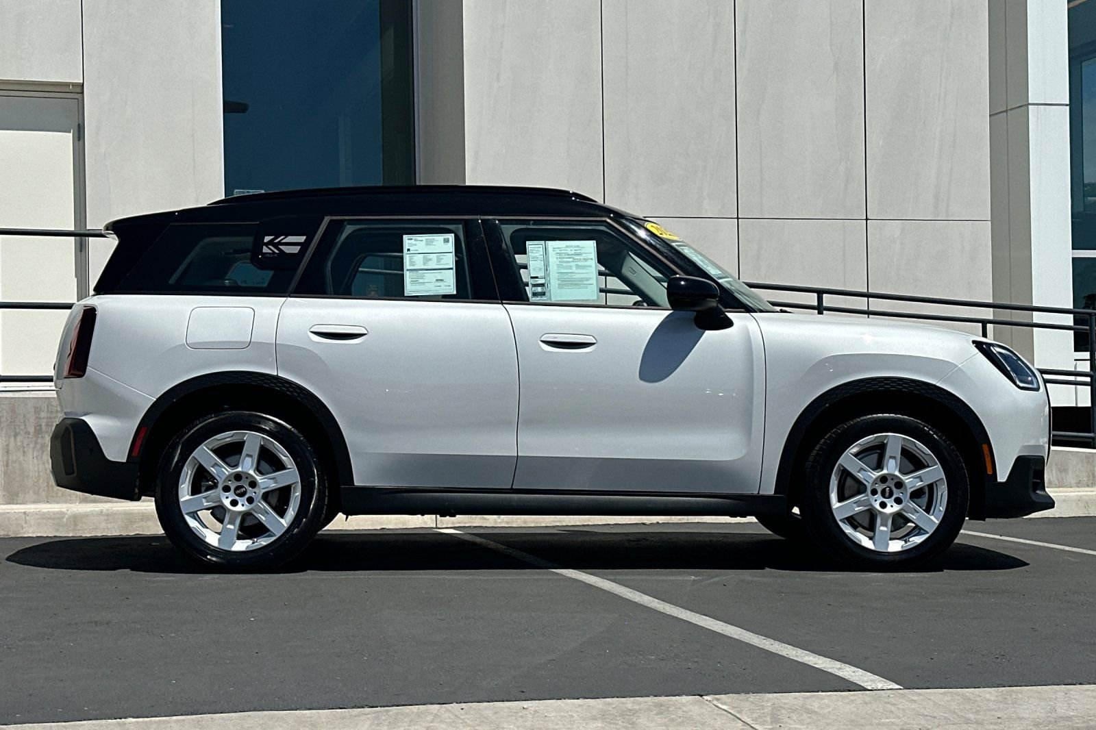 Used 2025 MINI Cooper Countryman S AWD/4WD image 2