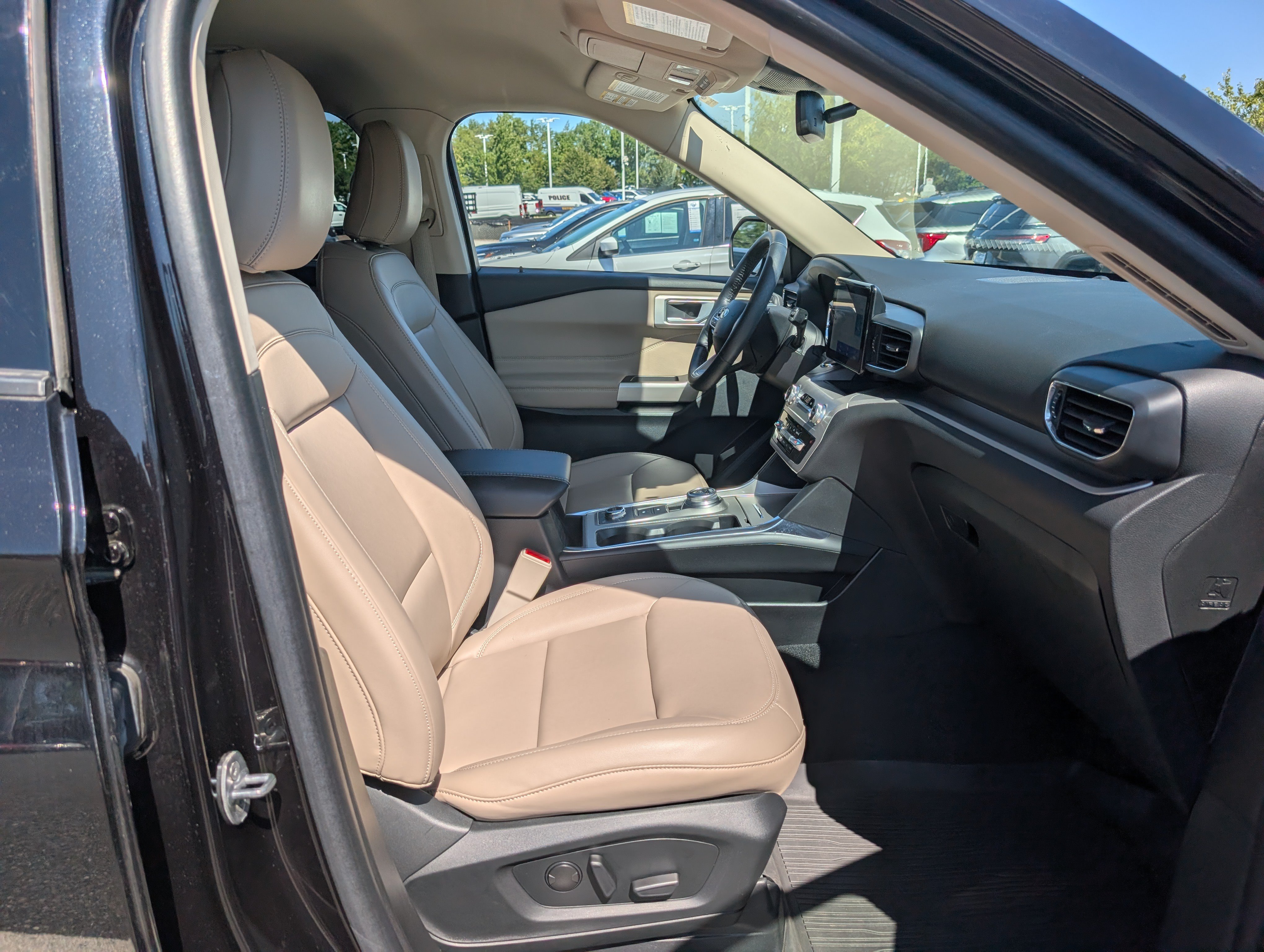 Certified 2023 Ford Explorer XLT w/ Equipment Group 202A AWD/4WD image 12