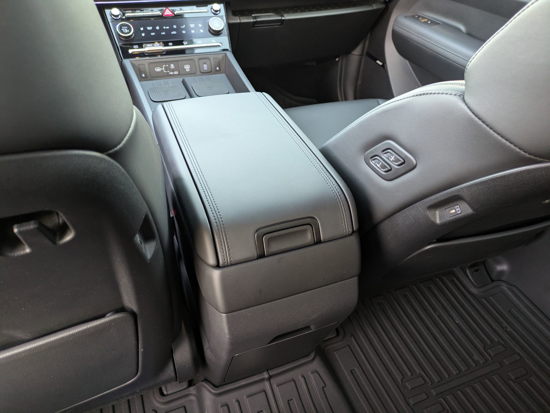 Used 2025 Hyundai Santa Fe Calligraphy image 32