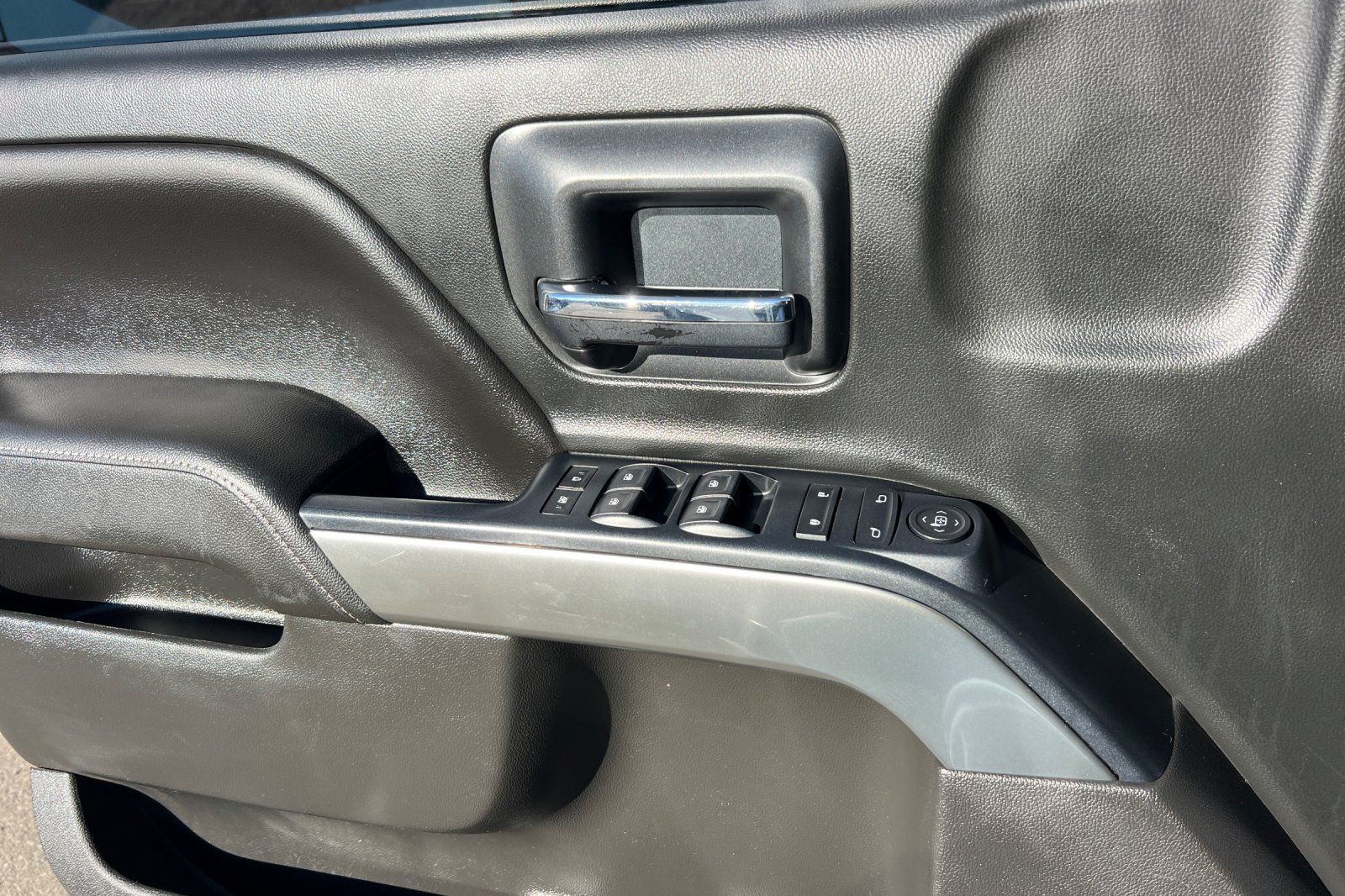 Used 2018 Chevrolet Silverado 2500 LT AWD/4WD image 12