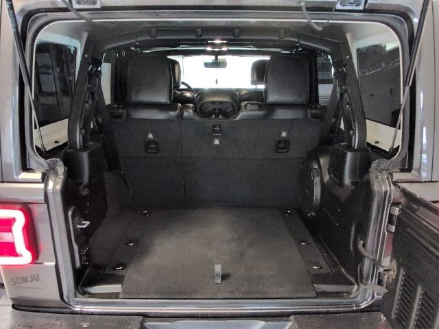 Used 2019 Jeep Wrangler Unlimited Rubicon w/ Dual Top Group AWD/4WD image 32