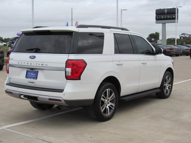 Certified 2024 Ford Expedition XLT RWD image 6