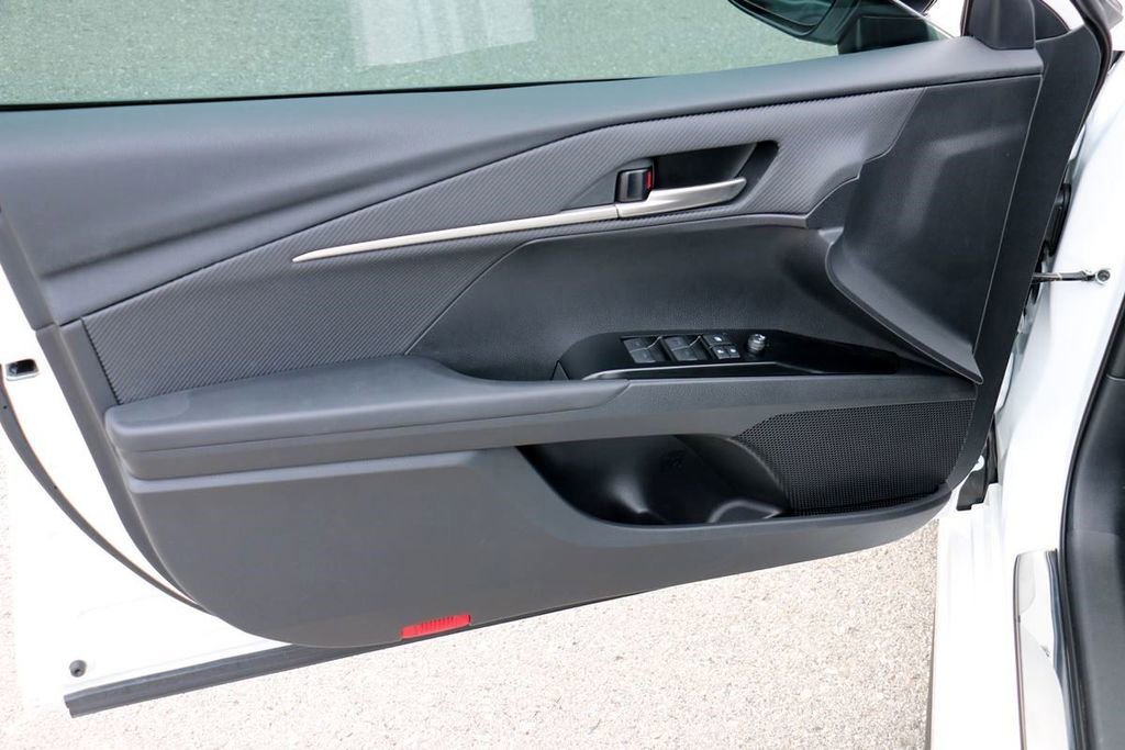 Used 2026 Toyota Camry XLE w/ Convenience Package image 11