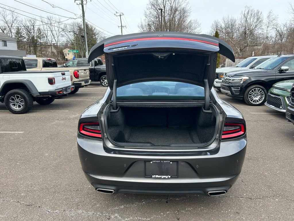 Used 2019 Dodge Charger SXT w/ Blacktop Package image 10