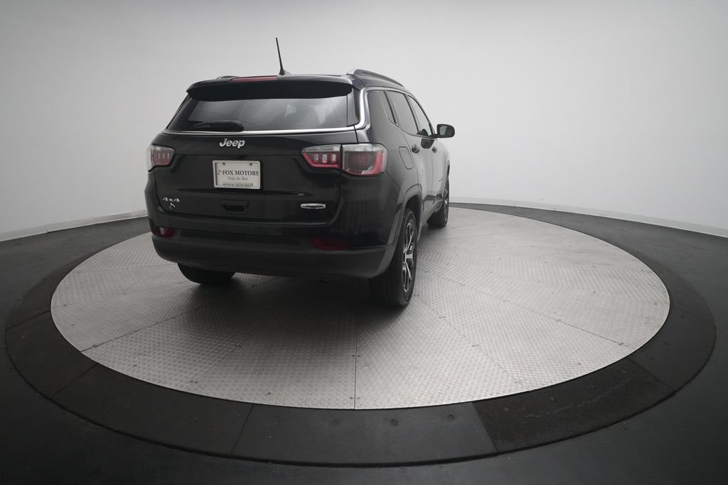 Used 2024 Jeep Compass Latitude AWD/4WD image 13